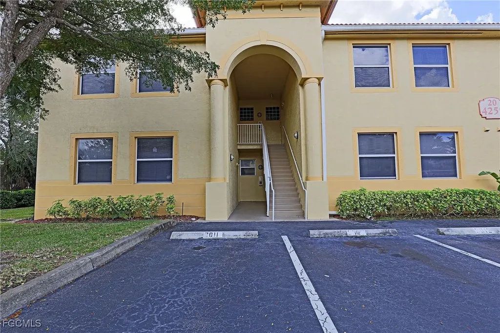 4259 Bellasol Circle Fort Myers FL 33916