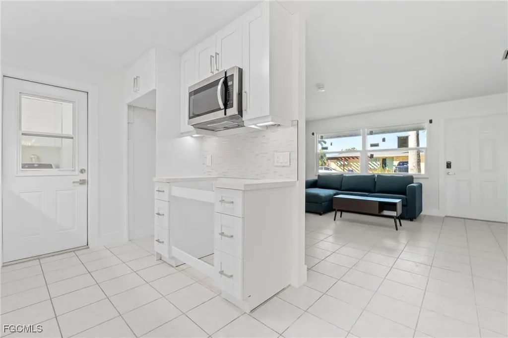 11828 Island Avenue Matlacha FL 33993