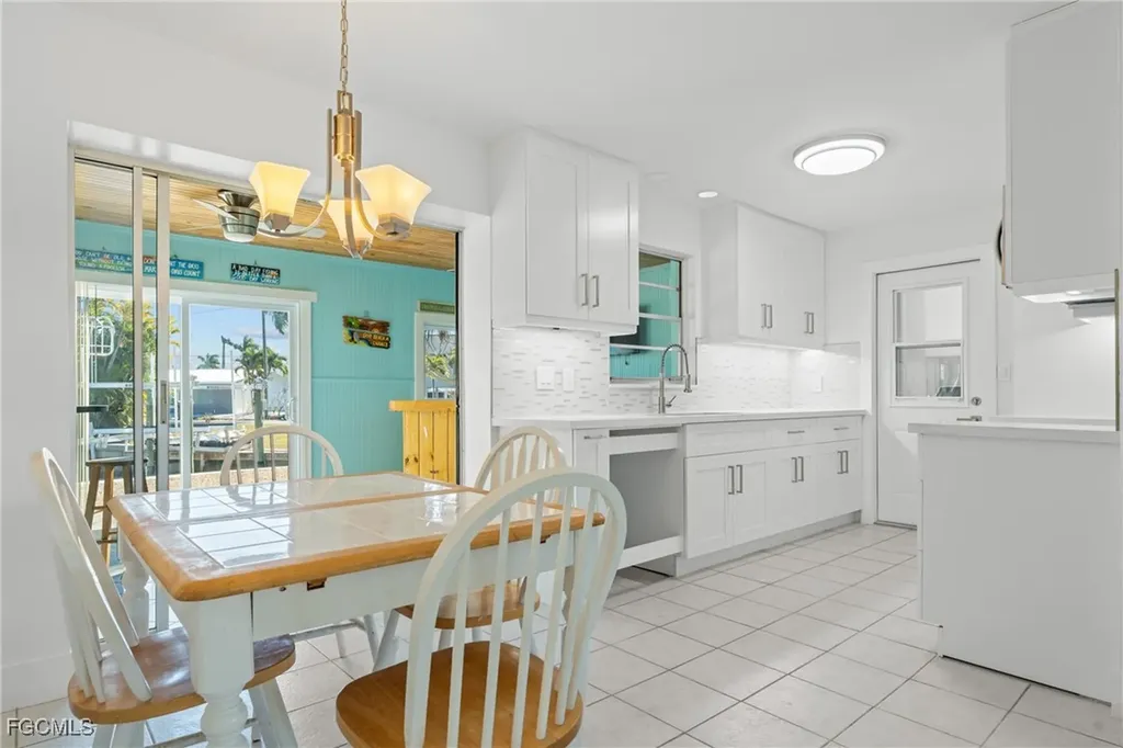 11828 Island Avenue Matlacha FL 33993