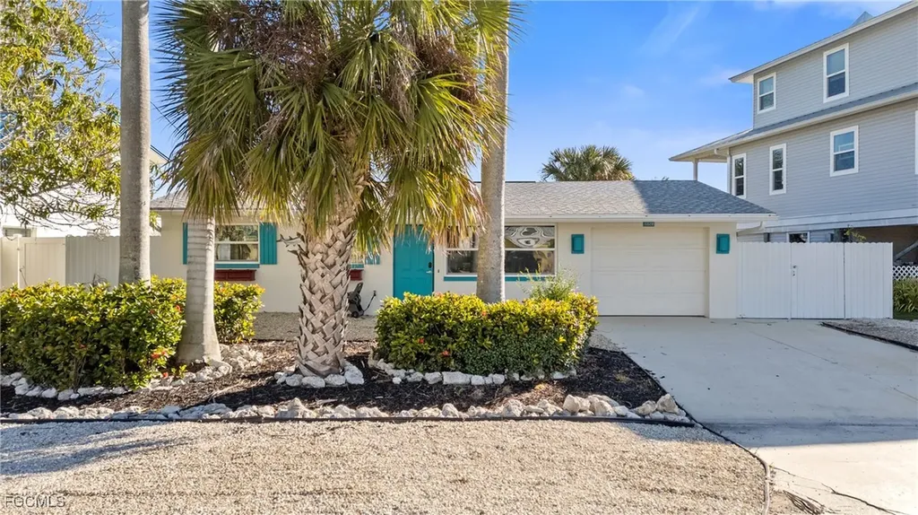 11828 Island Avenue Matlacha FL 33993