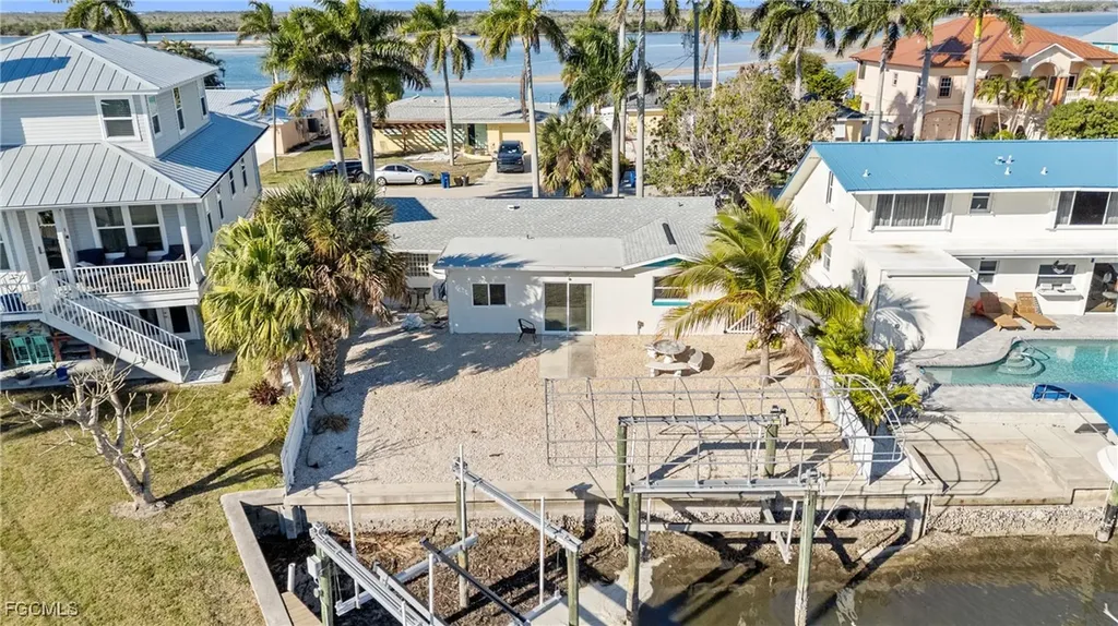11828 Island Avenue Matlacha FL 33993