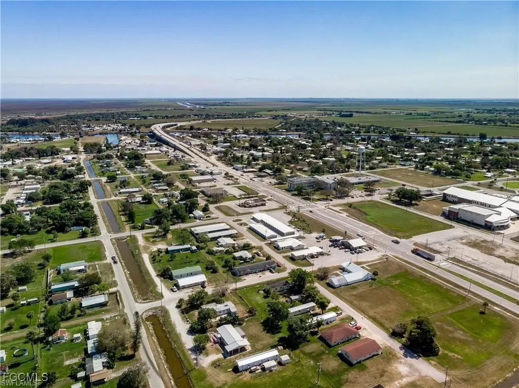 600 & 642 U S Highway 27 Moore Haven FL 33471