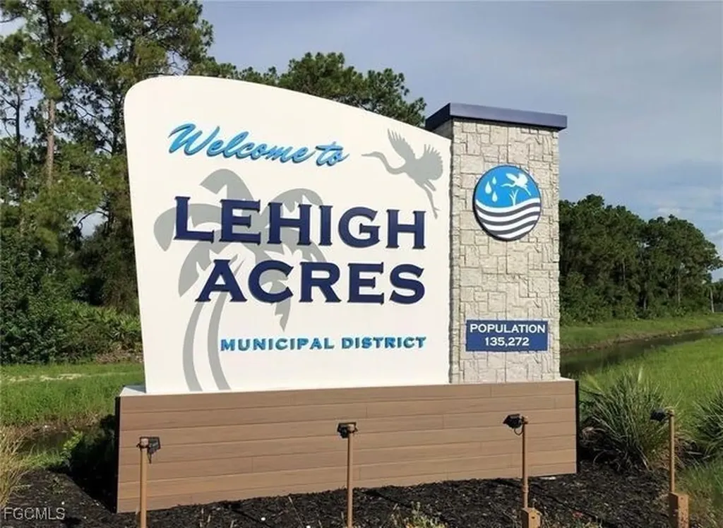 364 Poplar Street Lehigh Acres FL 33974