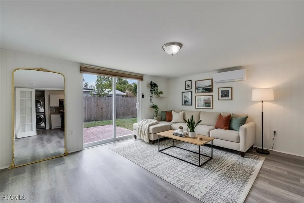 1542 Coconut Drive Fort Myers FL 33901