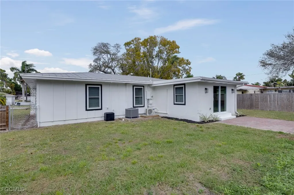 1542 Coconut Drive Fort Myers FL 33901