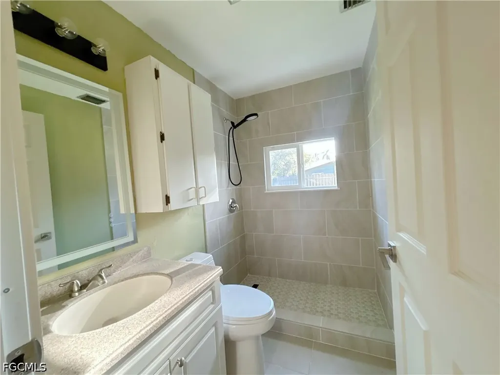 48 W North Shore Avenue North Fort Myers FL 33903