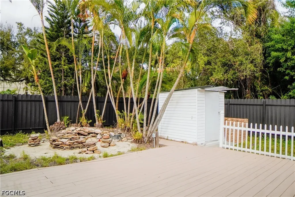 48 W North Shore Avenue North Fort Myers FL 33903
