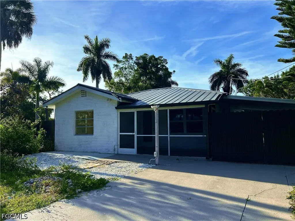 48 W North Shore Avenue North Fort Myers FL 33903
