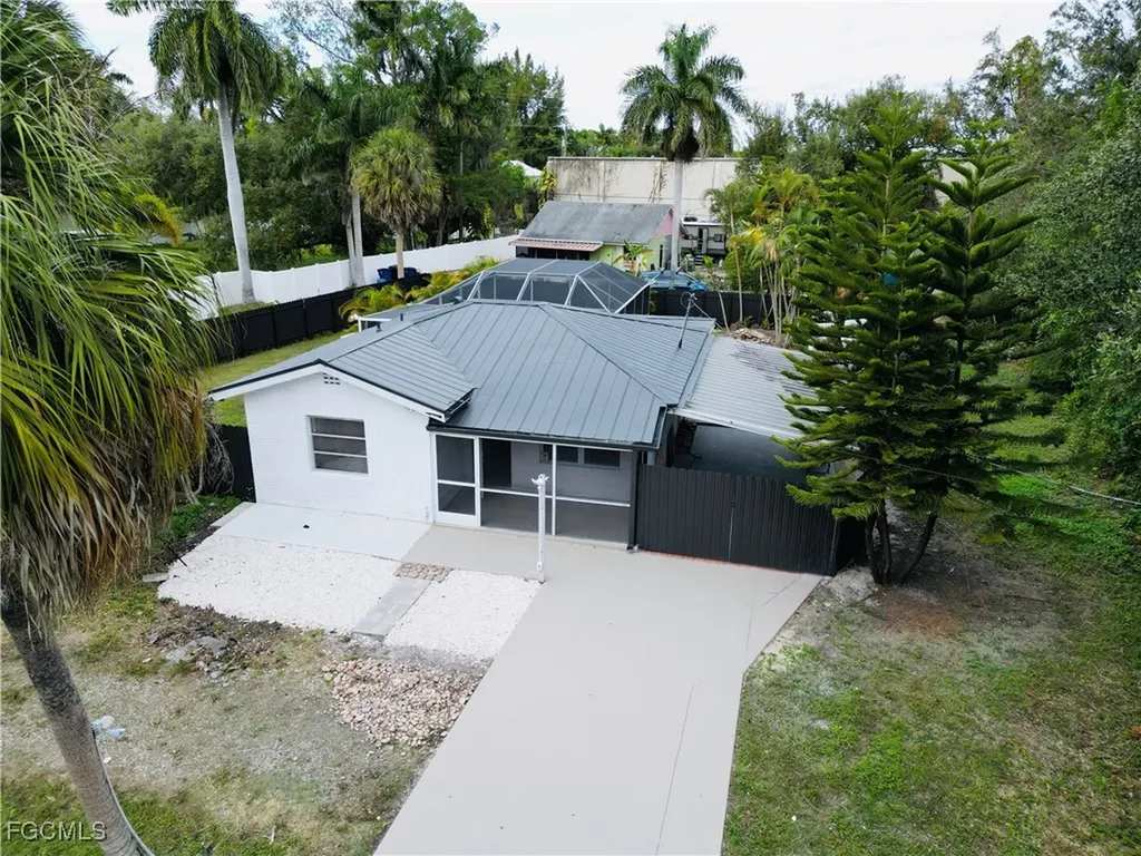 48 W North Shore Avenue North Fort Myers FL 33903