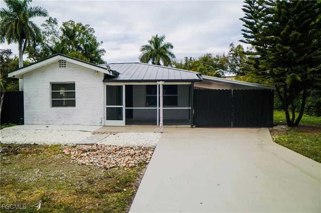 48 W North Shore Avenue North Fort Myers FL 33903
