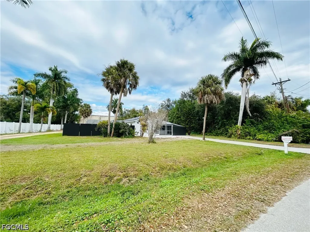 48 W North Shore Avenue North Fort Myers FL 33903