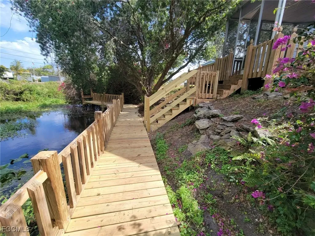 207 Lantern Lane North Fort Myers FL 33917