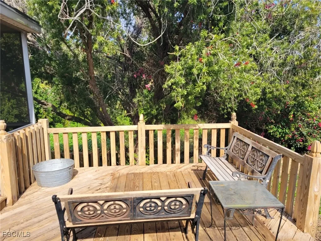 207 Lantern Lane North Fort Myers FL 33917