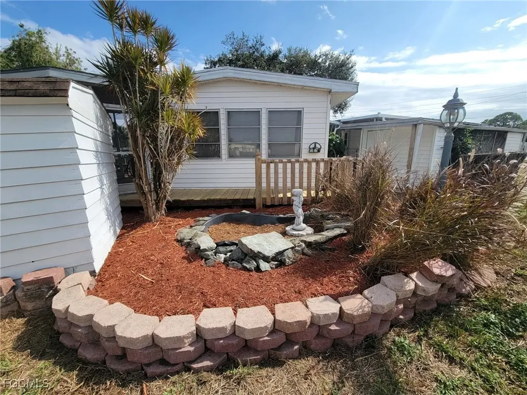 207 Lantern Lane North Fort Myers FL 33917