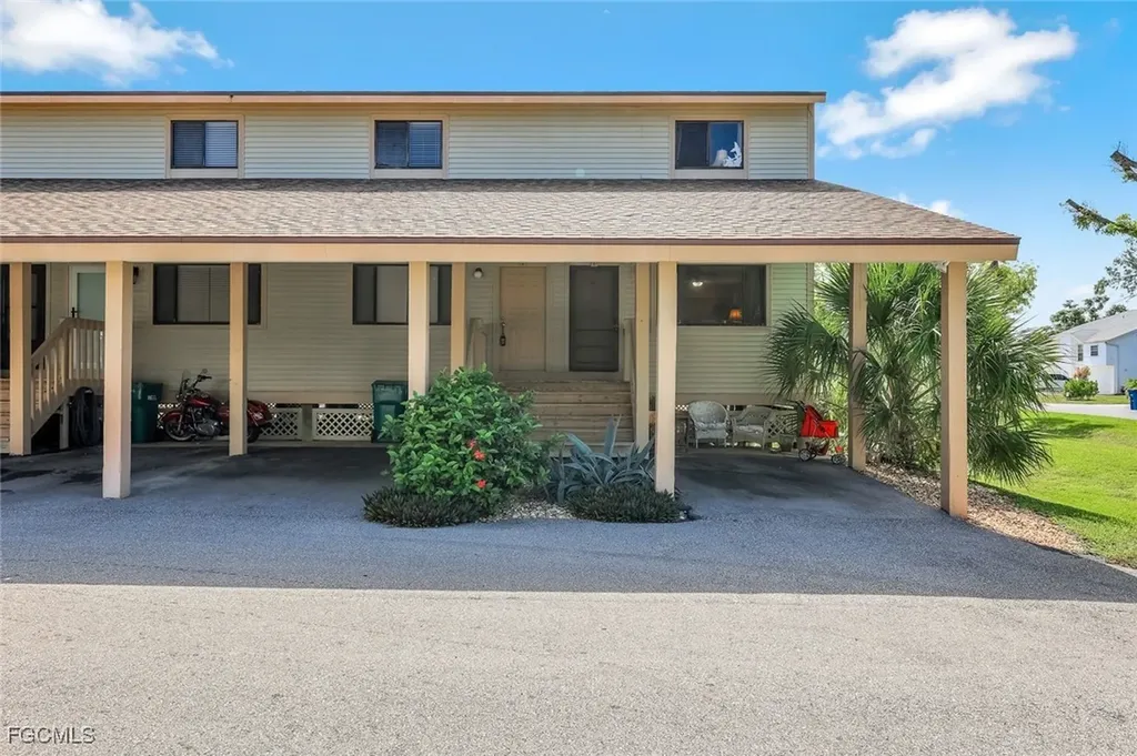 13532 Siesta Pines Court Fort Myers FL 33908