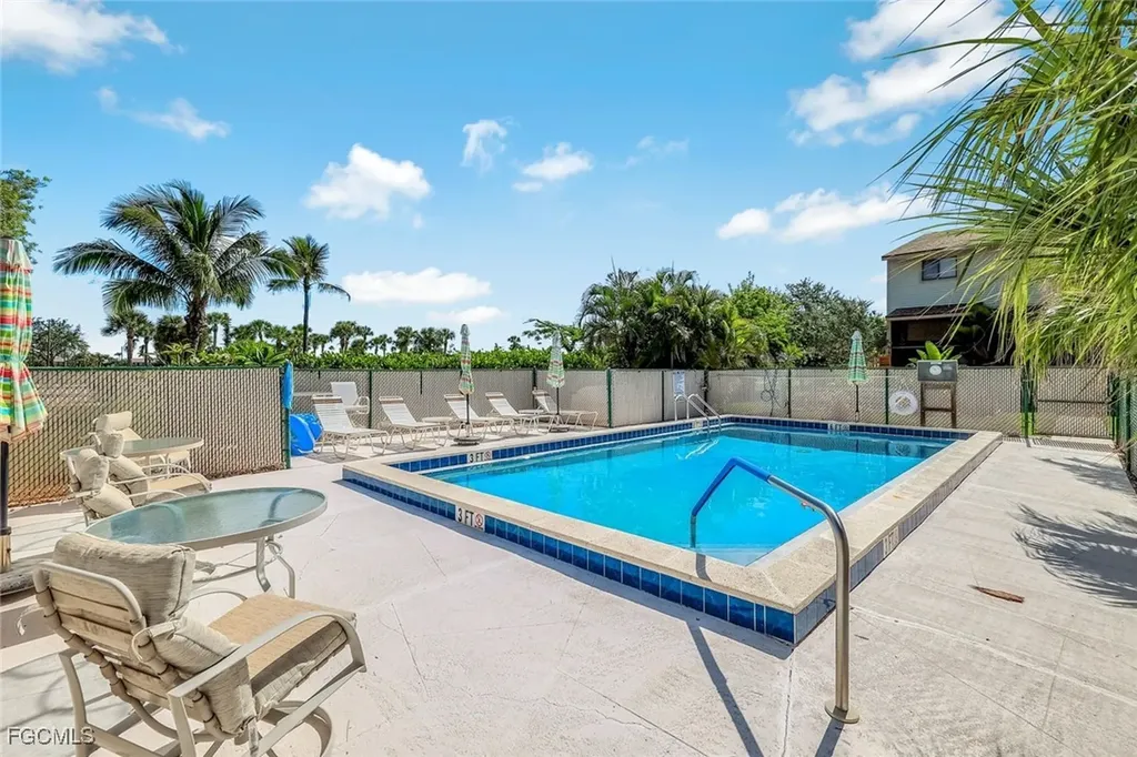 13532 Siesta Pines Court Fort Myers FL 33908