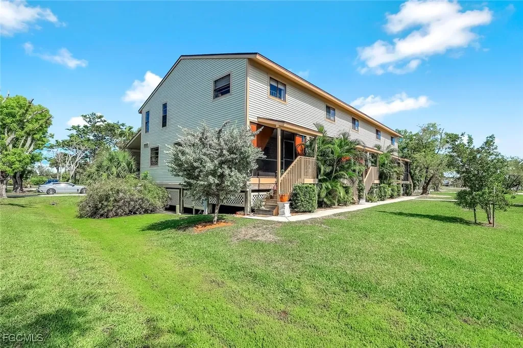 13532 Siesta Pines Court Fort Myers FL 33908