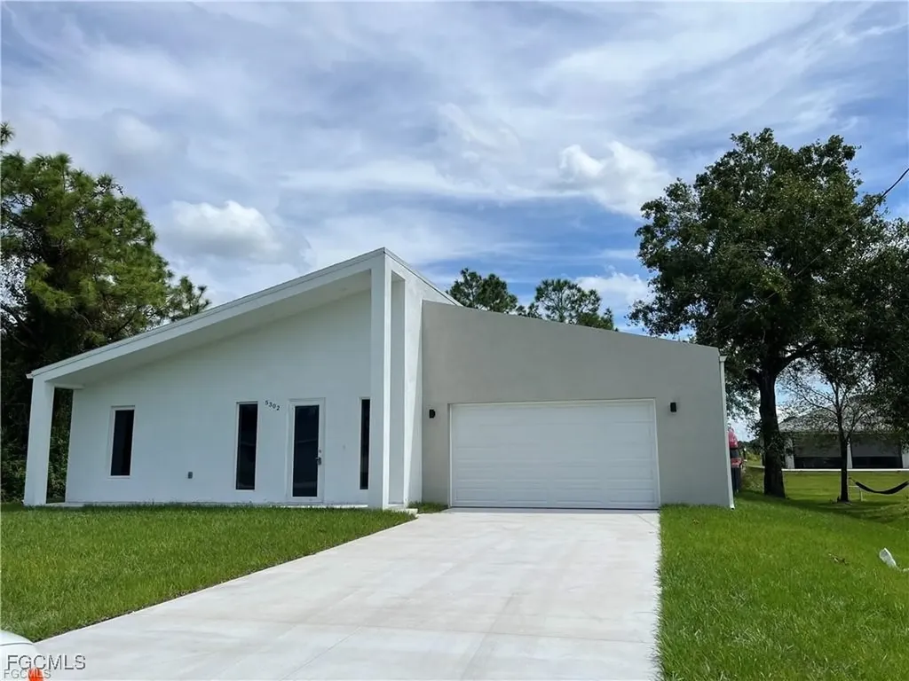 5302 Anita Avenue N Lehigh Acres FL 33971