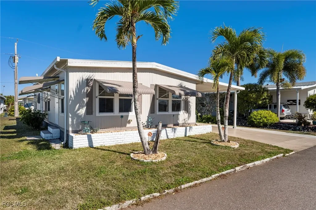 5513 Salem Lane North Fort Myers FL 33917