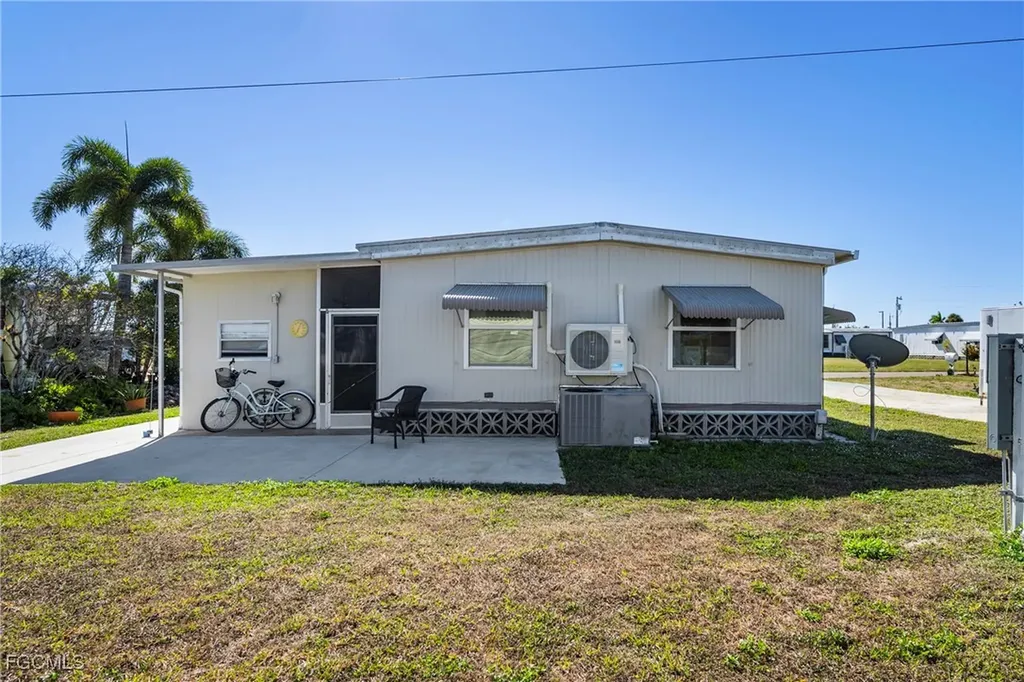 5513 Salem Lane North Fort Myers FL 33917