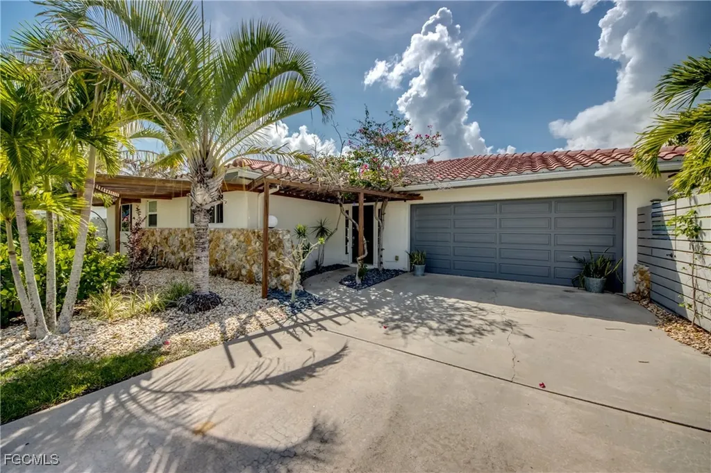 2701 Bruce Street Matlacha FL 33993