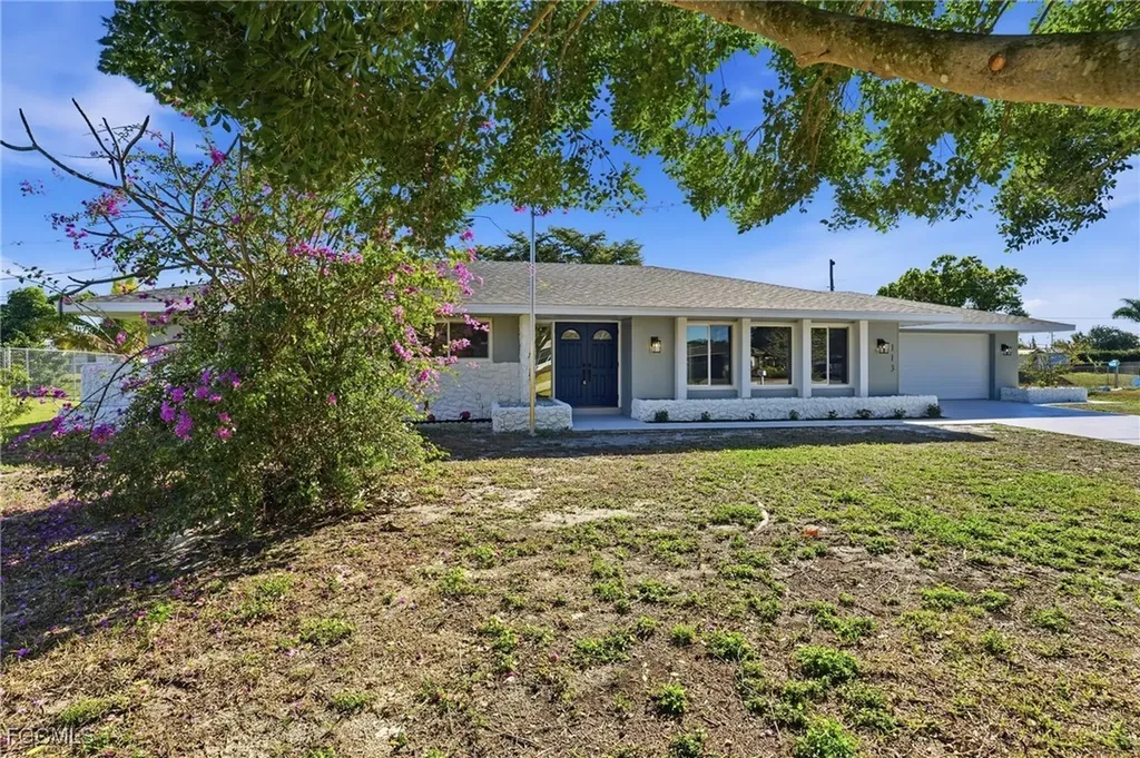 113 E Lake Drive Lehigh Acres FL 33936