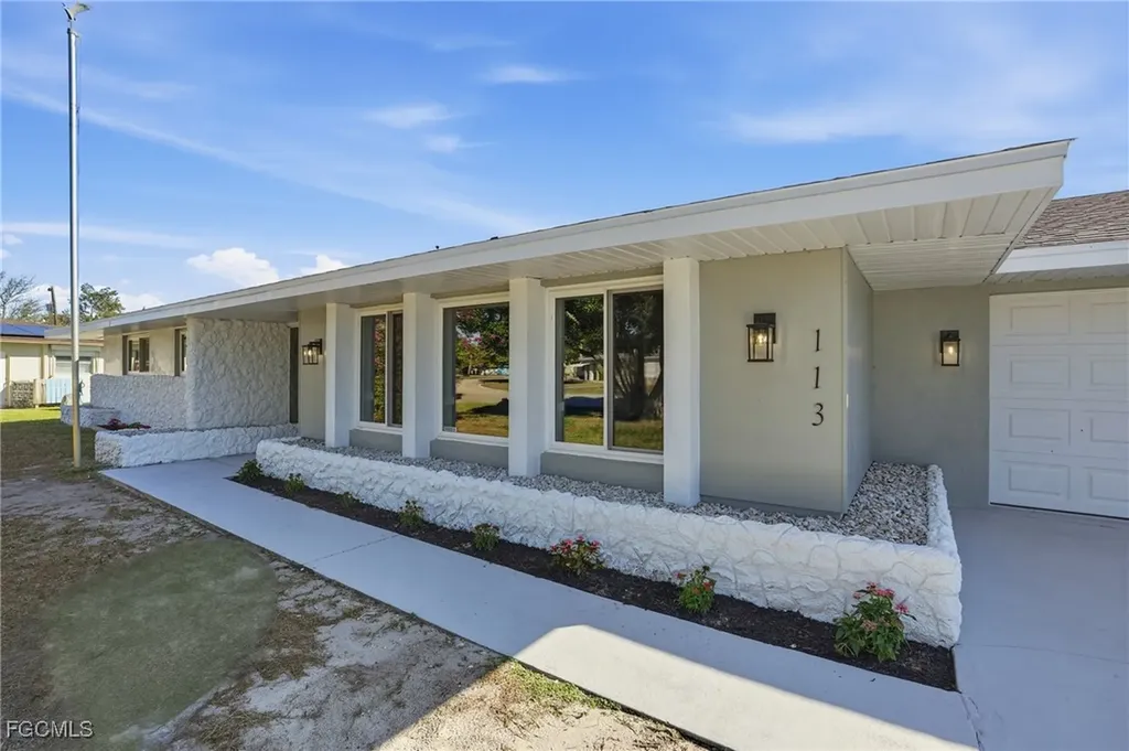 113 E Lake Drive Lehigh Acres FL 33936