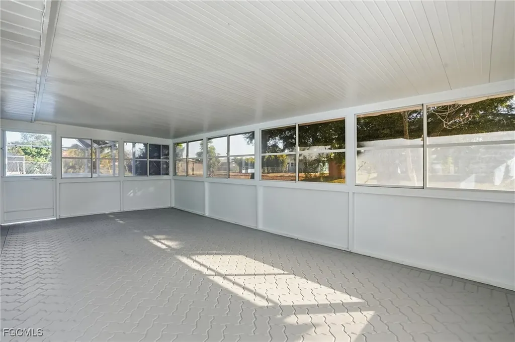 113 E Lake Drive Lehigh Acres FL 33936