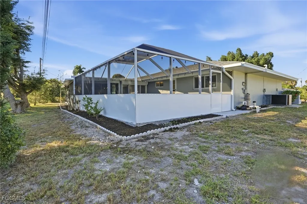 113 E Lake Drive Lehigh Acres FL 33936