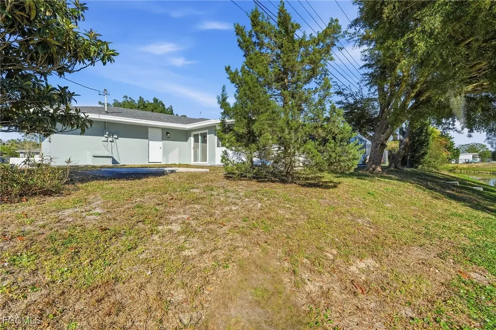 113 E Lake Drive Lehigh Acres FL 33936