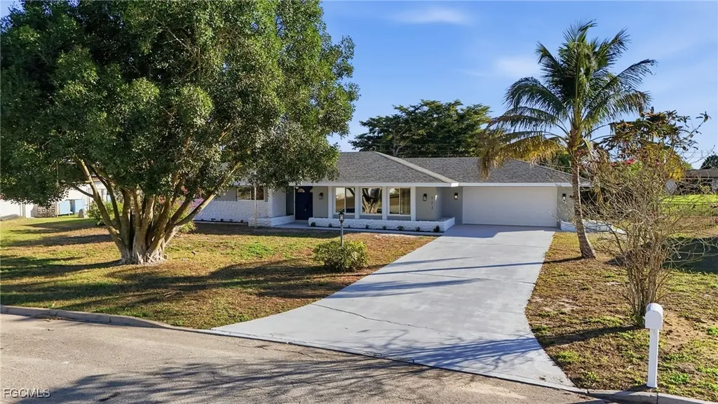 113 E Lake Drive Lehigh Acres FL 33936