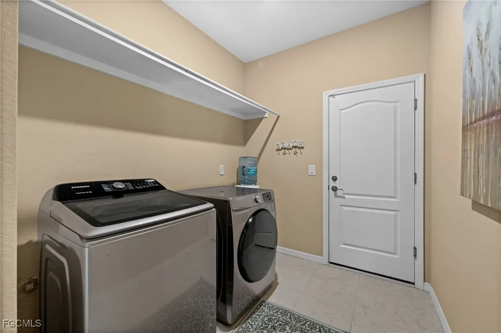 2213 SW 7th Place Cape Coral FL 33991