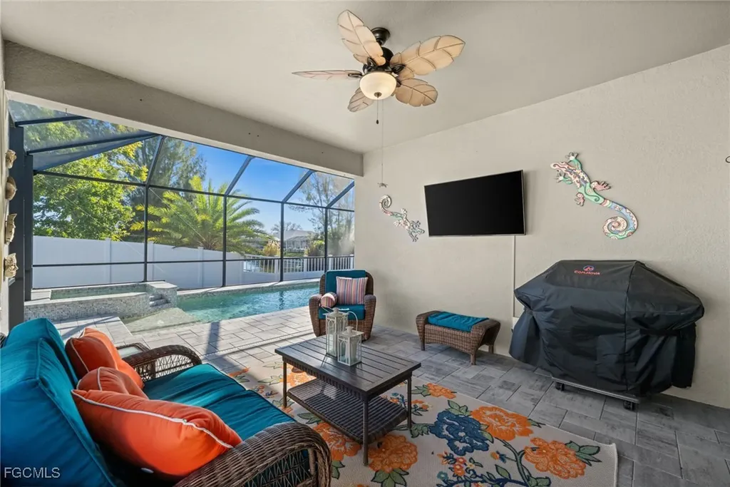 2213 SW 7th Place Cape Coral FL 33991