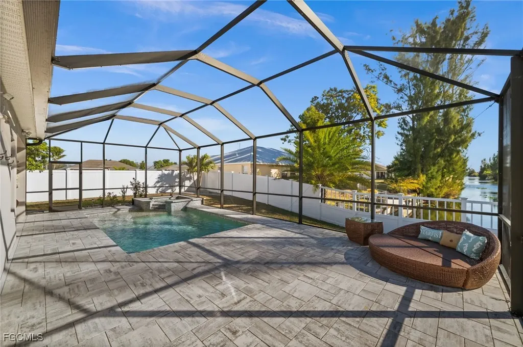 2213 SW 7th Place Cape Coral FL 33991