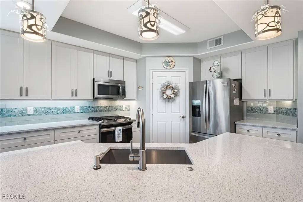 11056 Harbour Yacht Court Fort Myers FL 33908