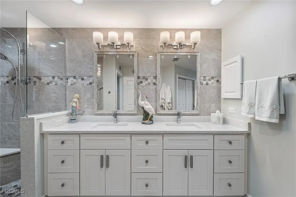 11056 Harbour Yacht Court Fort Myers FL 33908