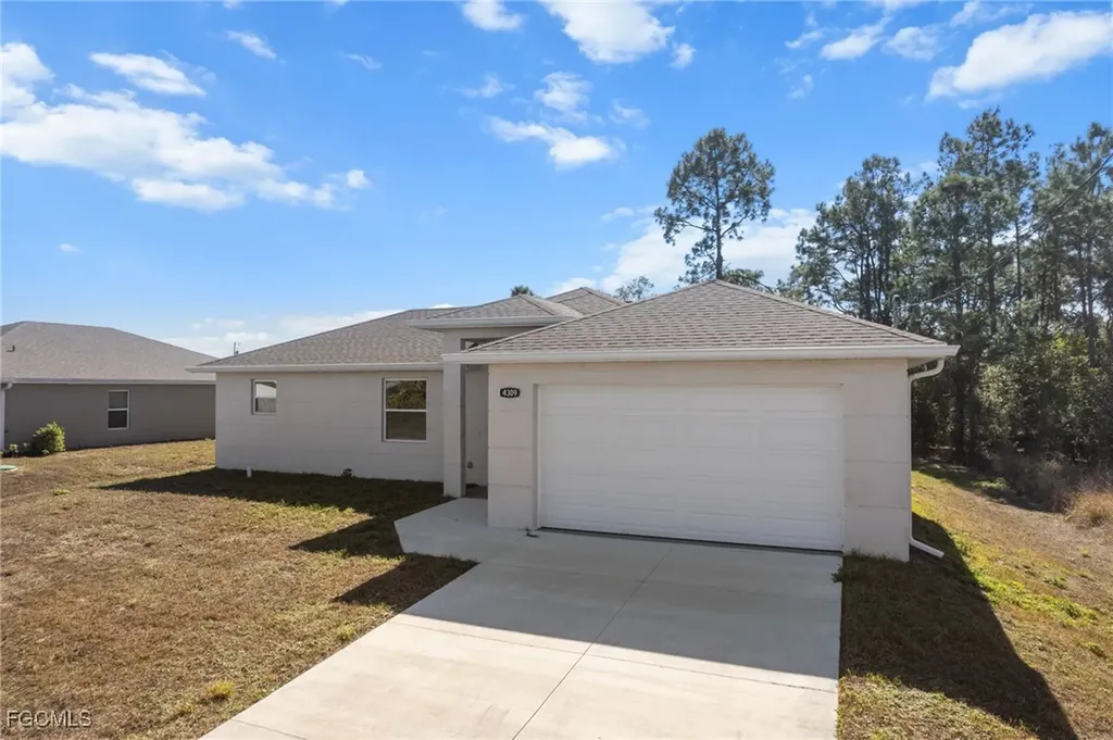 4309 8th Street SW Lehigh Acres FL 33976