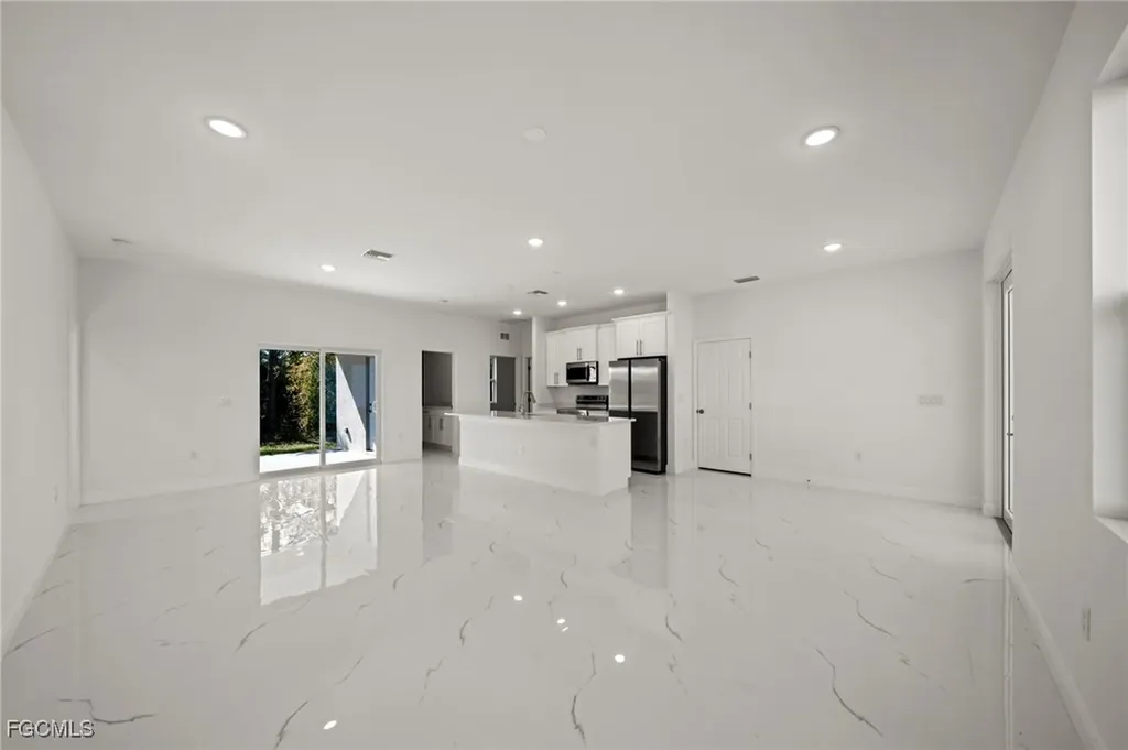 4309 8th Street SW Lehigh Acres FL 33976
