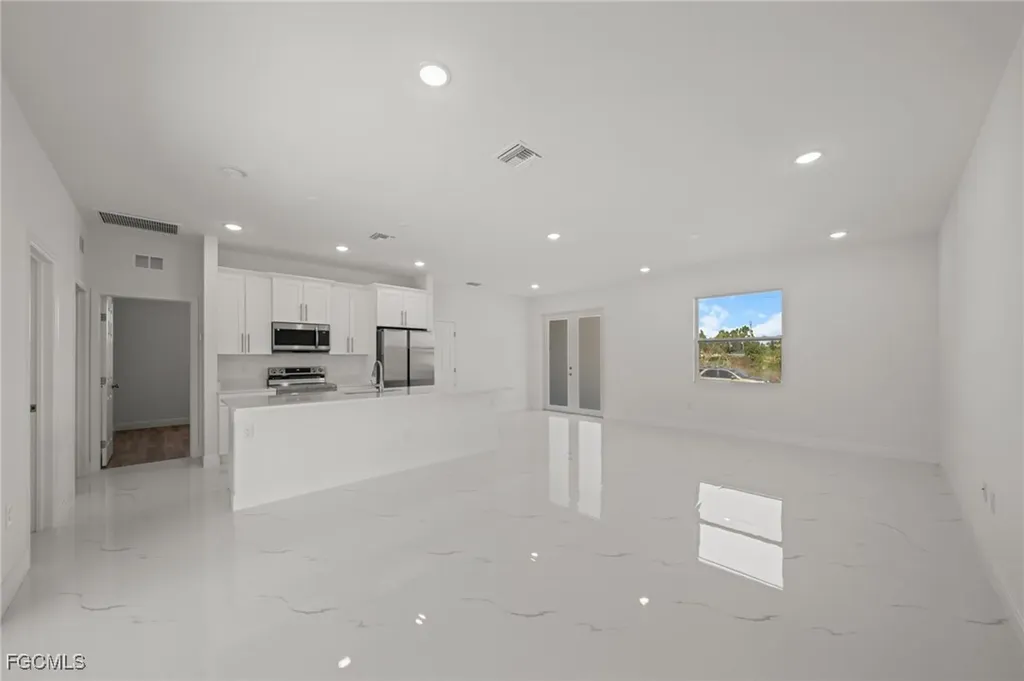 4309 8th Street SW Lehigh Acres FL 33976