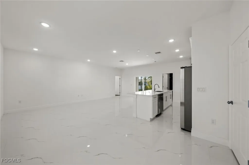 4309 8th Street SW Lehigh Acres FL 33976