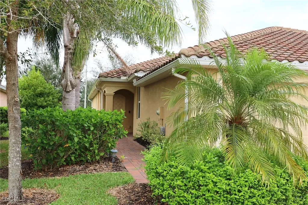 1980 Wellington Street Naples FL 34120