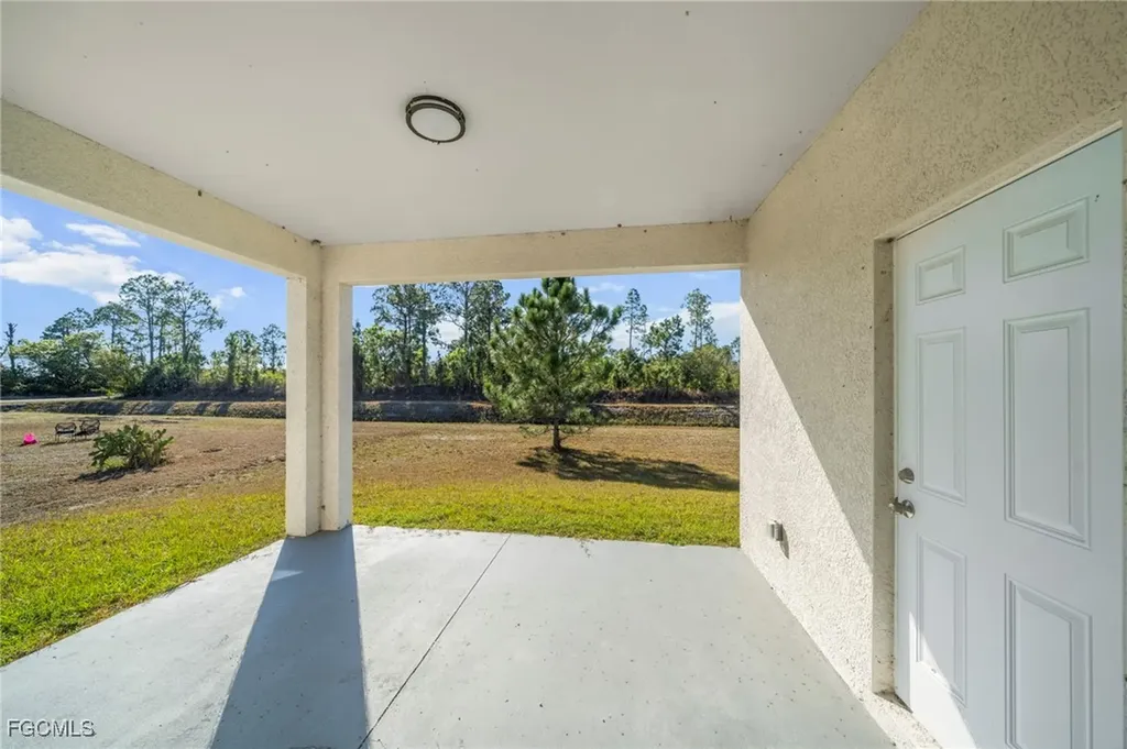 1252 Edna Street E Lehigh Acres FL 33974