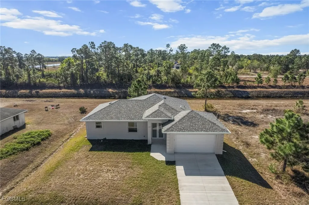 1252 Edna Street E Lehigh Acres FL 33974