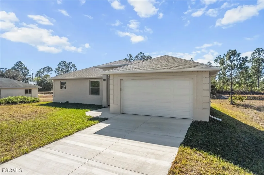 1252 Edna Street E Lehigh Acres FL 33974