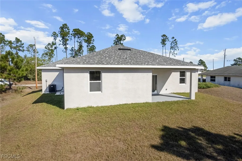 1252 Edna Street E Lehigh Acres FL 33974