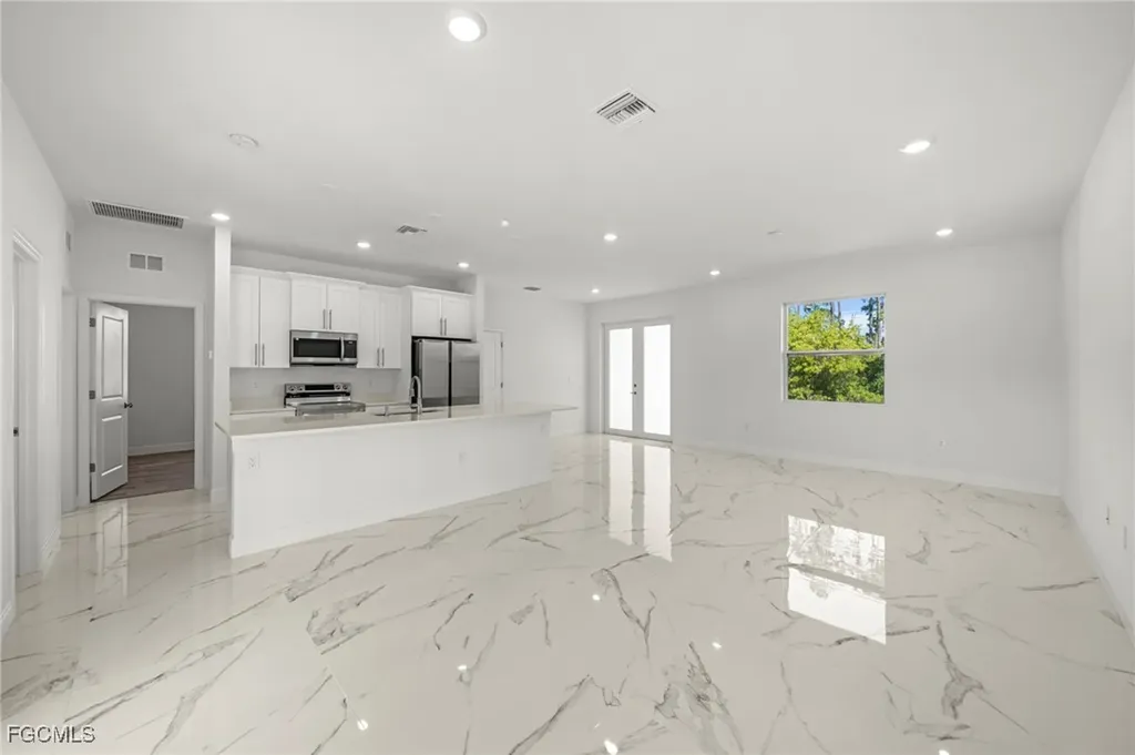 1252 Edna Street E Lehigh Acres FL 33974
