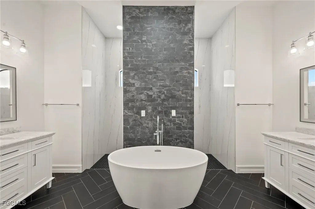 1707 NW 34th Avenue Cape Coral FL 33993