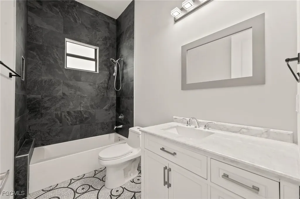 1707 NW 34th Avenue Cape Coral FL 33993