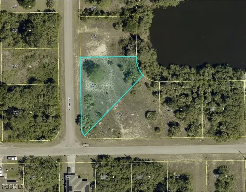 427 Putnam Avenue Lehigh Acres FL 33974