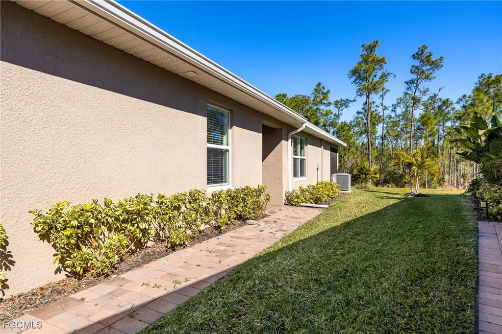 20587 Plumwood Loop North Fort Myers FL 33917